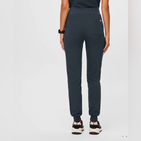 FIGS High Waisted Zamora Jogger Scrub Pants Dark Harbor M Petite W22SW2012P - Picture 4 of 13